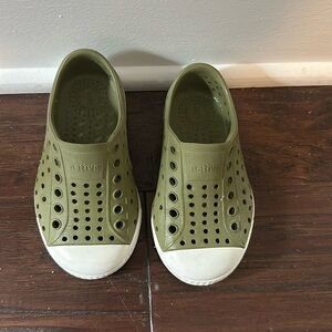 Native jefferson, size 6T